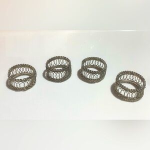 Four Silver\Pewter Metal Napkin Rings with White Napkins